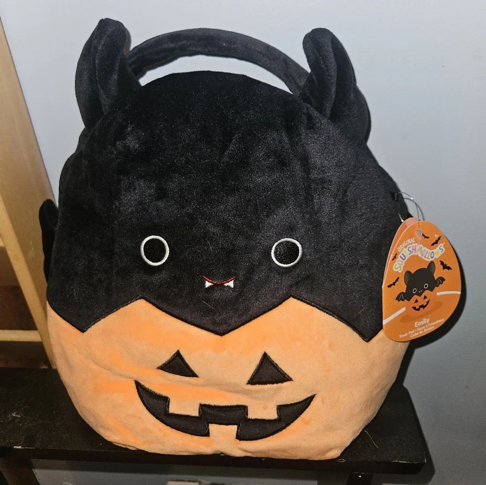 NWT Emily the Bat Squishmallows Halloween Treat Pail 12